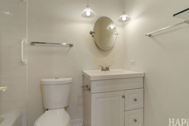 Building Photo - 591 Shorely Dr