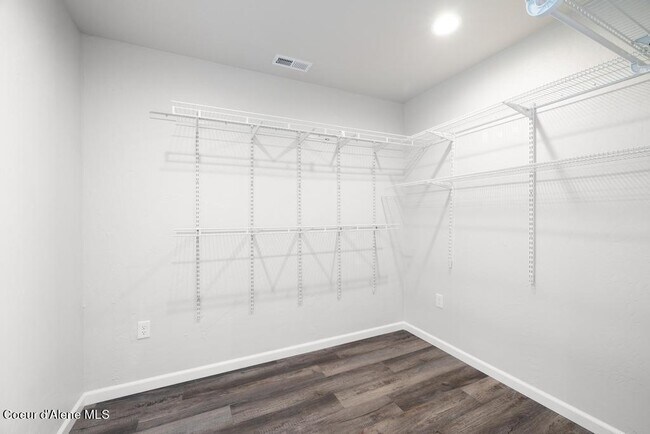 Building Photo - 2704 N Miami Ct