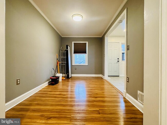 Building Photo - 4118 Buena Vista Ave