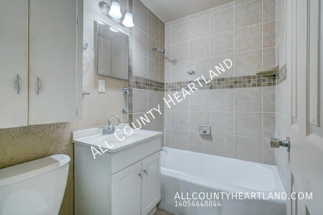 Building Photo - 3326 Willow Creek Dr