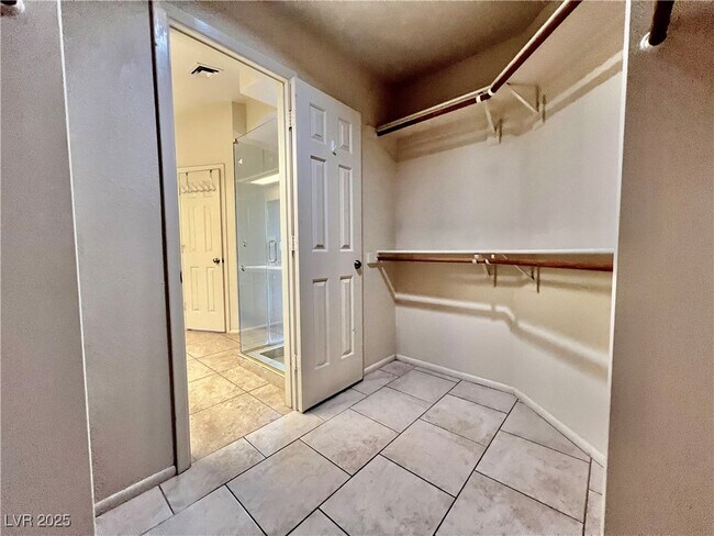 Building Photo - 8420 Airmont Ct