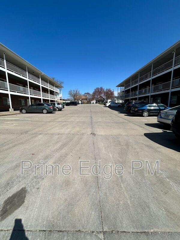 Building Photo - 4621 Prescott Ave