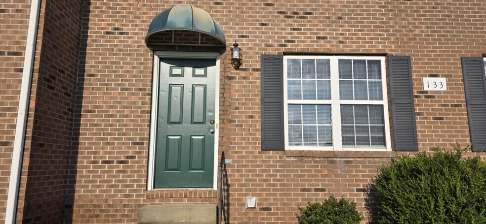 Building Photo - 126 Candle Ct