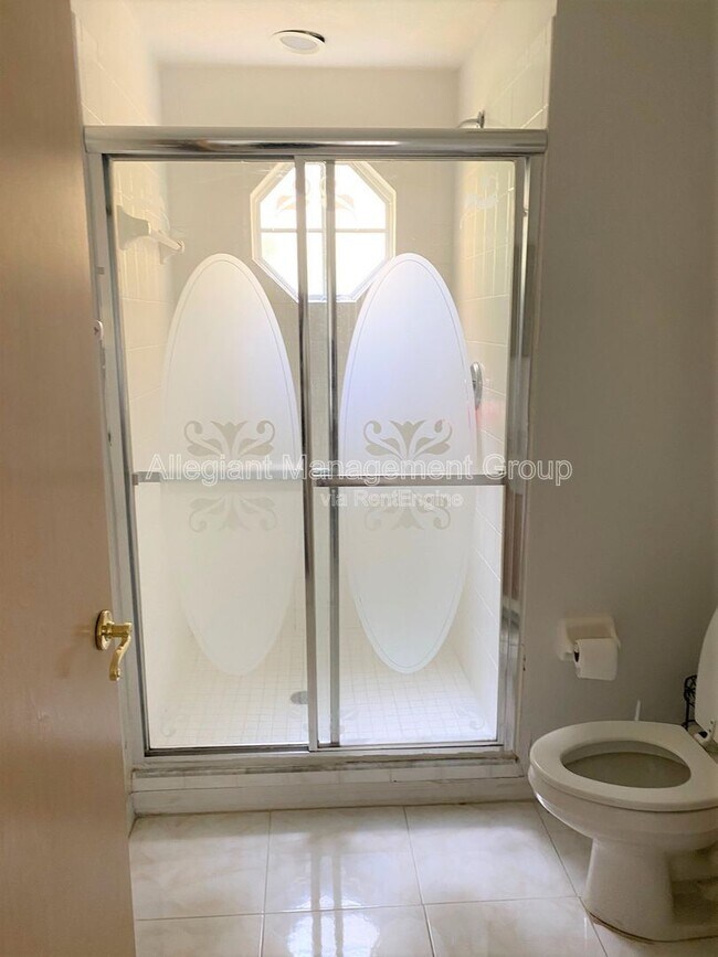 Building Photo - 8722 Rain Forest Pl