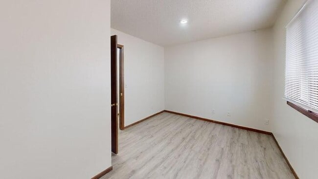 Building Photo - 329 W Indiana Ave