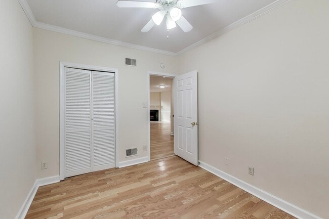 Building Photo - FRESH & READY -- Elegant 3 bedroom, 2.5 bath - 2 Level Condo!