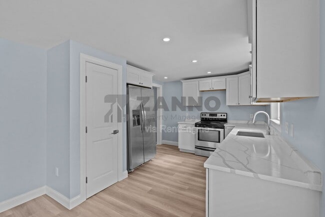 Building Photo - 24 Vernon Ave