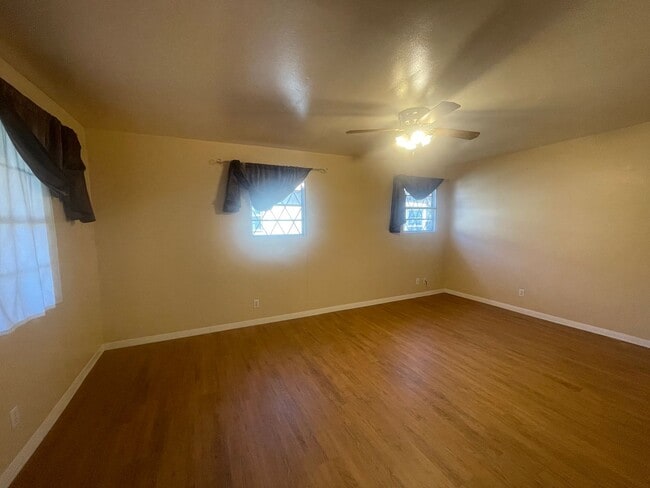 Building Photo - Hurry, Won't Last Long!