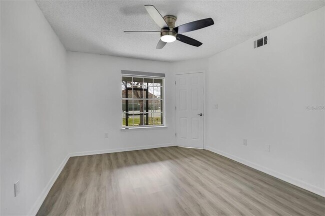 Building Photo - 413 Fountainhead Cir