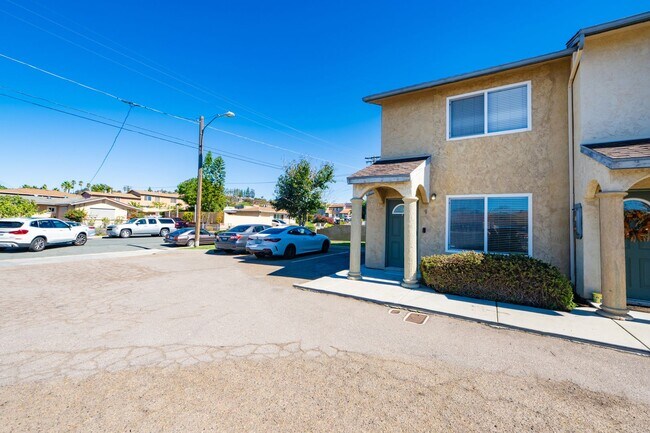Building Photo - 2 Bedroom 1.5 Bath Available Now in El Cajon! AC/OFF STREET PARKING/IN UNIT LAUNDRY
