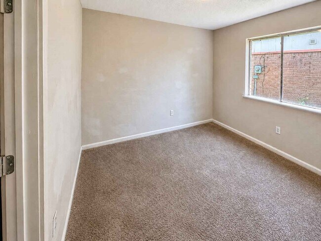 Building Photo - 8607 Sherrywood Dr