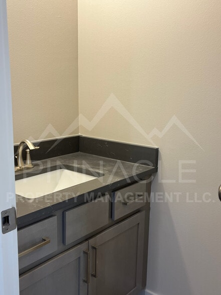 Building Photo - 15 Chicago Ave