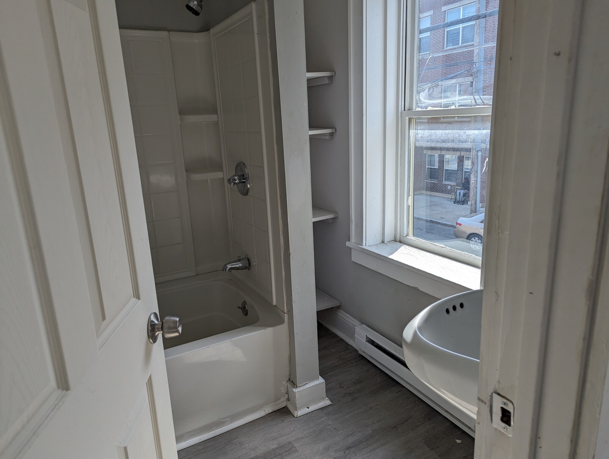 Building Photo - 66 Broad St