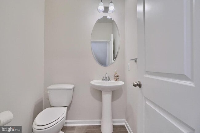 Building Photo - 2509 Gatwick Ln