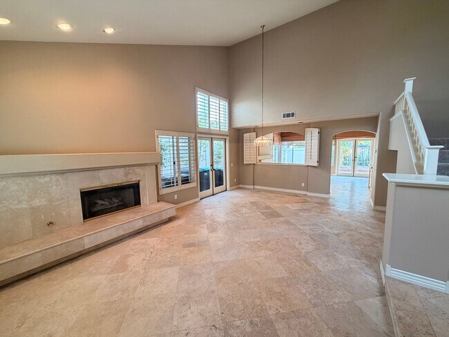 Building Photo - Beautiful 3 Bedroom, 2.5 Bathroom Newport ...