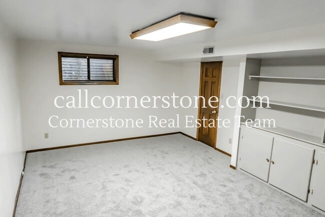 Building Photo - 3427 Clubheights Dr