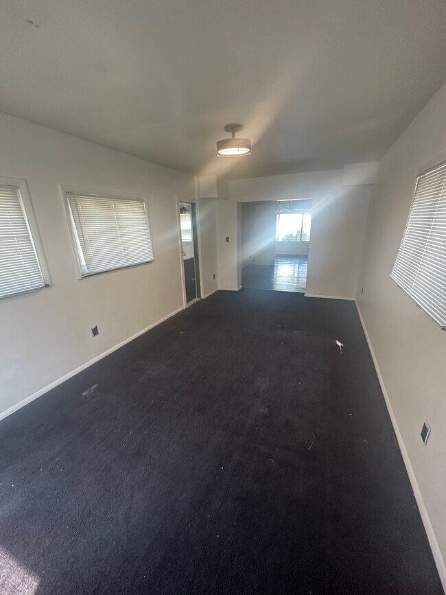 Building Photo - 16171 Santa Rosa Dr