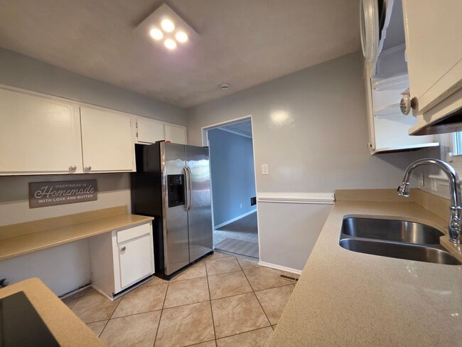 Building Photo - Carolanne Farms