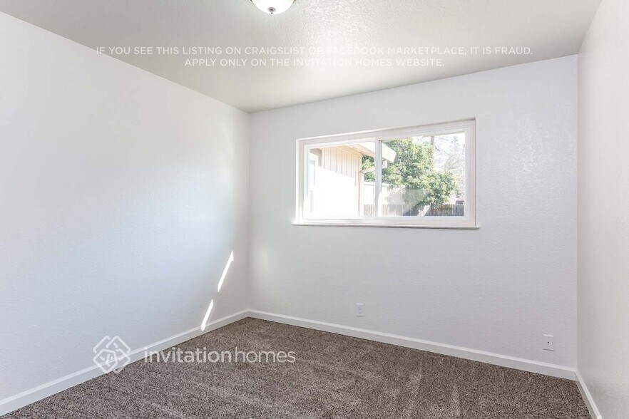 Building Photo - 10256 Octavia Way