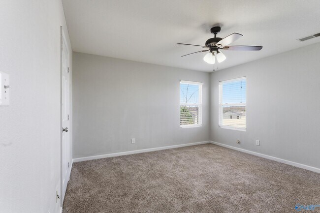 Building Photo - 3294 Castlecreek Dr SW