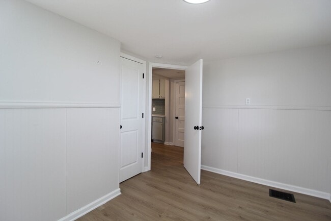Building Photo - 2 Bedroom 1.5 Bath Home In Strawberry Hill