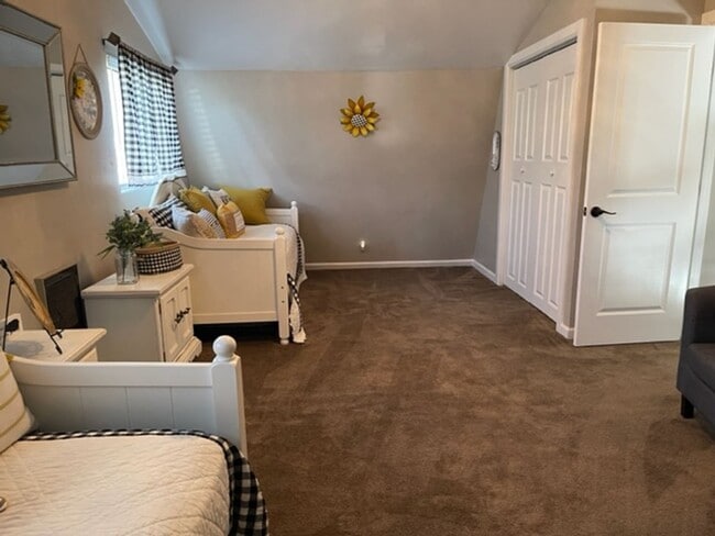Building Photo - Completely Furnished -   VALLEY FLOOR     ...