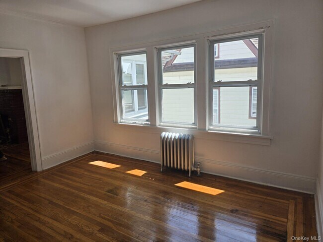 Building Photo - 420 Bedford Ave