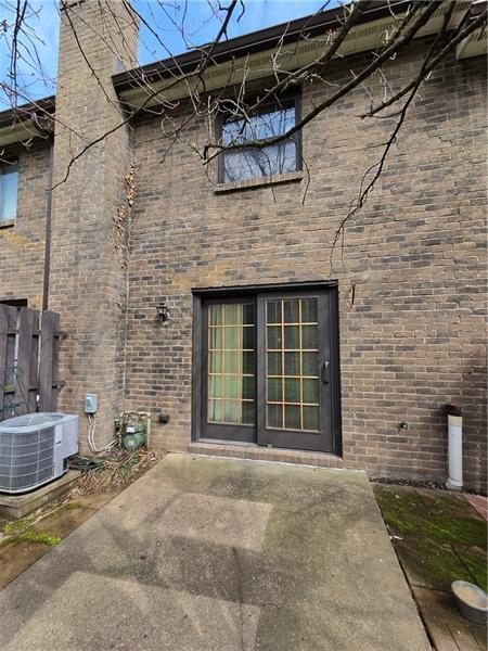 Building Photo - 711 Newton Square Dr