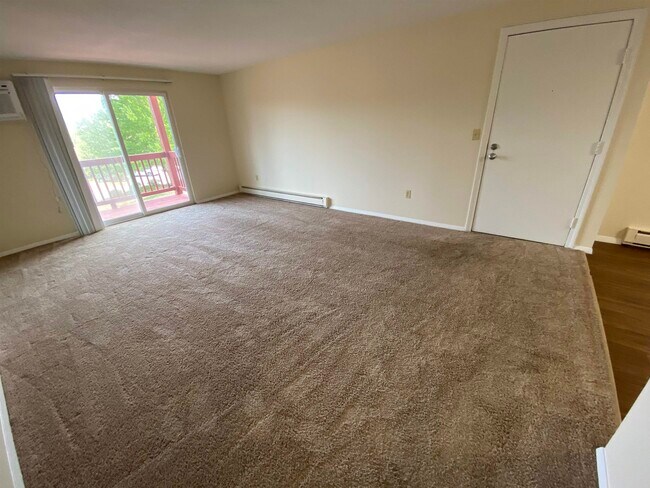 Building Photo - 95 Powers St