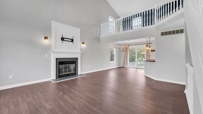 Building Photo - 167 Carriage Pl