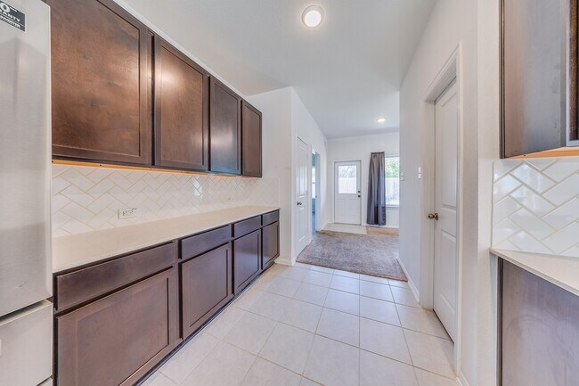 Building Photo - 18843 Cedar Birch Ln