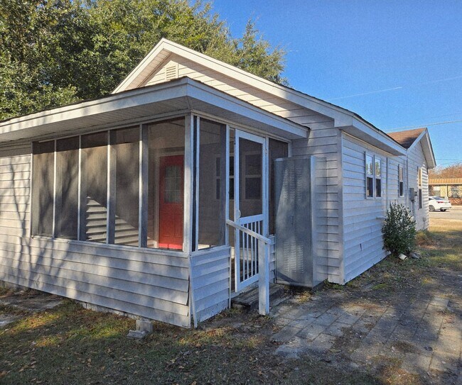 Building Photo - 1150 Ramblin Rd