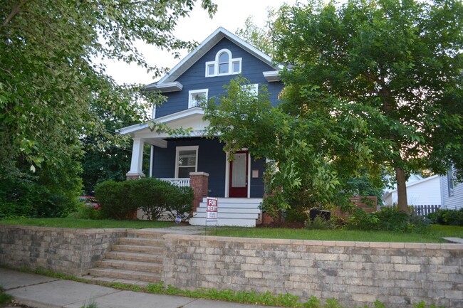 Primary Photo - 109 Fairview Ave