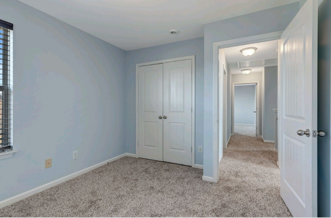 Building Photo - 6009 Ten Bears Way