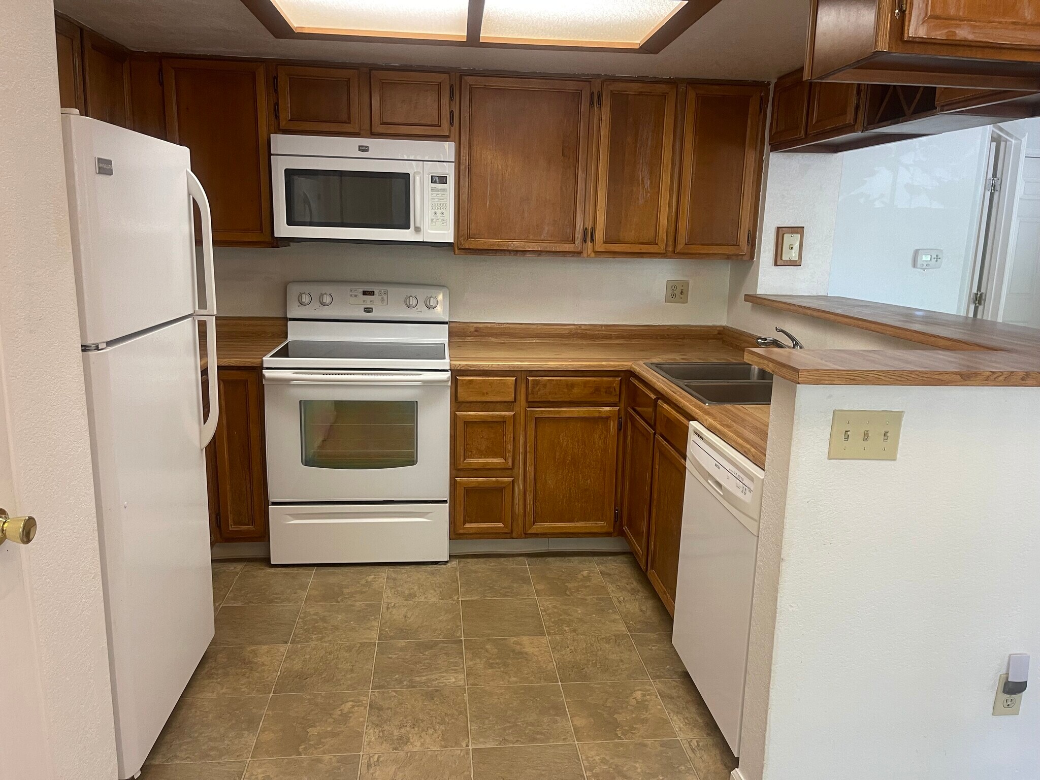 Building Photo - 6036 Gunbarrel Ave