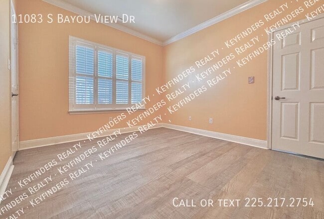 Building Photo - 11083 S Bayou View Dr