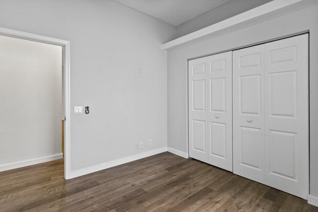 Building Photo - 1071 Bluewood Terrace