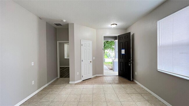 Building Photo - 318 Sand Ridge Dr