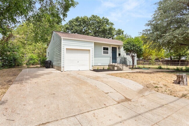 Building Photo - 4224 Alamo Ave