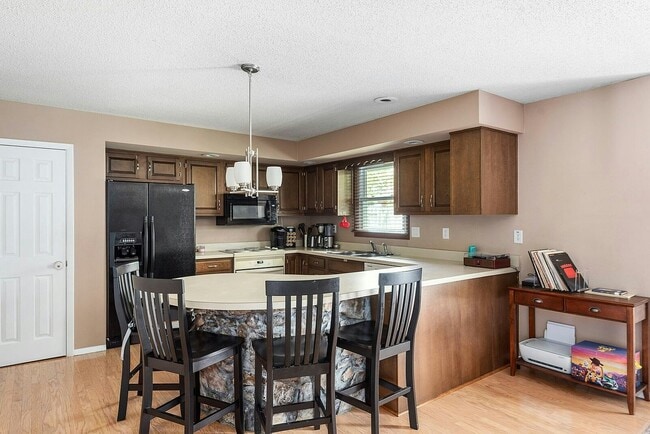 Building Photo - 4108 W Kings Row St