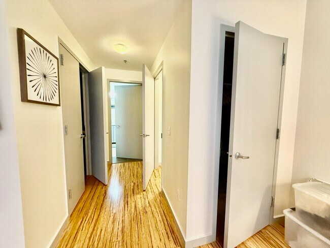 Building Photo - 232 Pavonia Ave