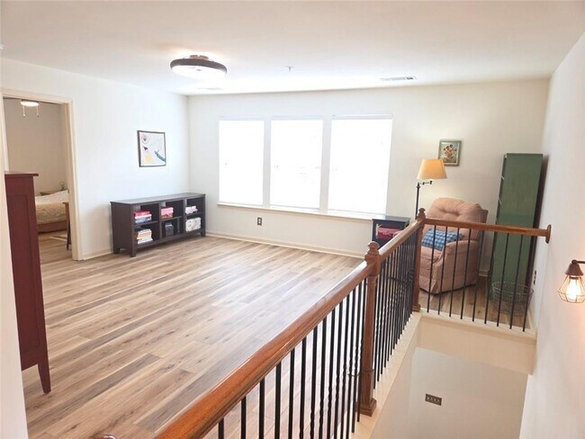 Building Photo - 2281 Attewood Dr