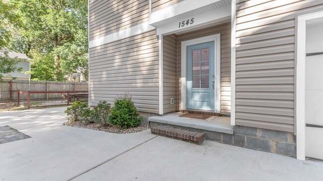 Building Photo - A First-Time Rental Available 09-15-25! 3 ...