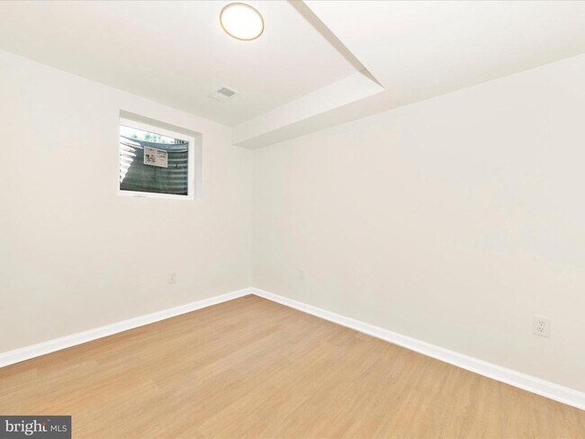 Building Photo - 1305 Peachtree Ct