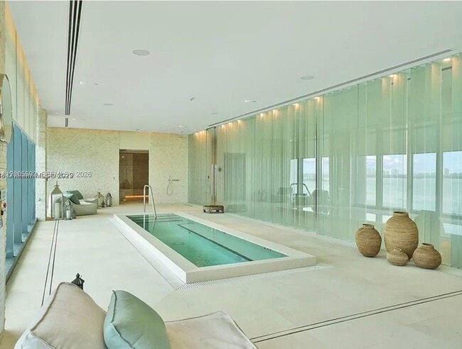 Building Photo - 3131 NE 7th Ave