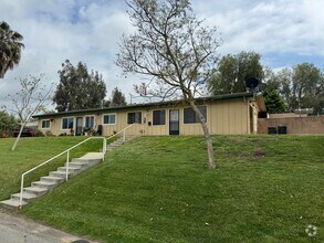 Building Photo - Charming 2-Bedroom Duplex on a Tranquil Ho...