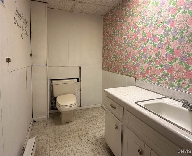 Building Photo - 821 Floyd Ave