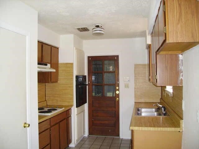 Building Photo - 810 Terryhollow St