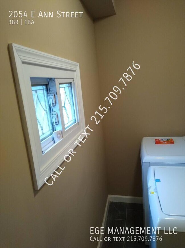 Building Photo - 2054 Ann St