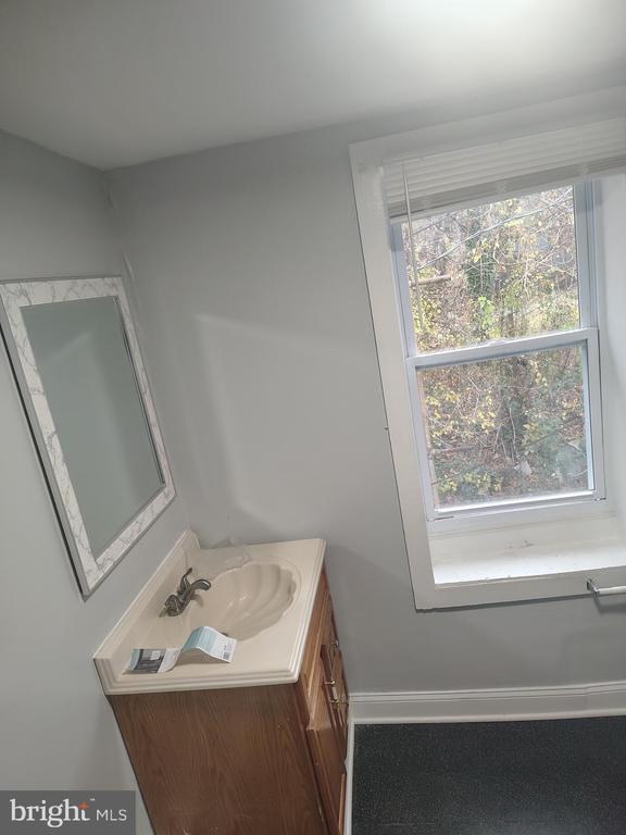 Building Photo - 1114 N Bond St